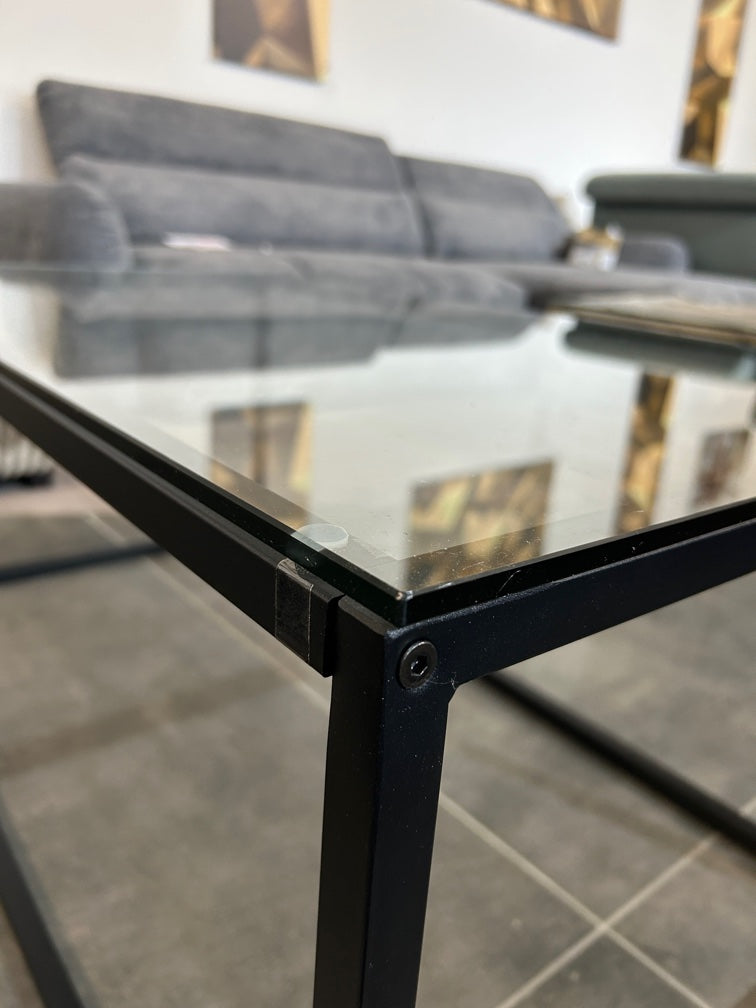 Moderner Couchtisch – Glas & Metall
