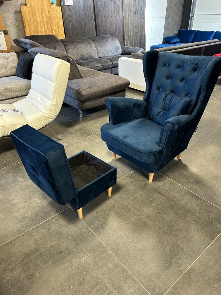 Chesterfield Sessel mit Hocker