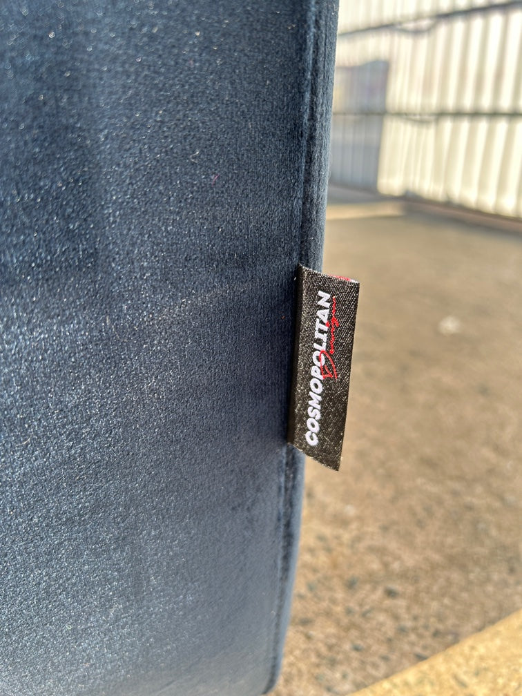 Polsterecke in Samt Königsblau