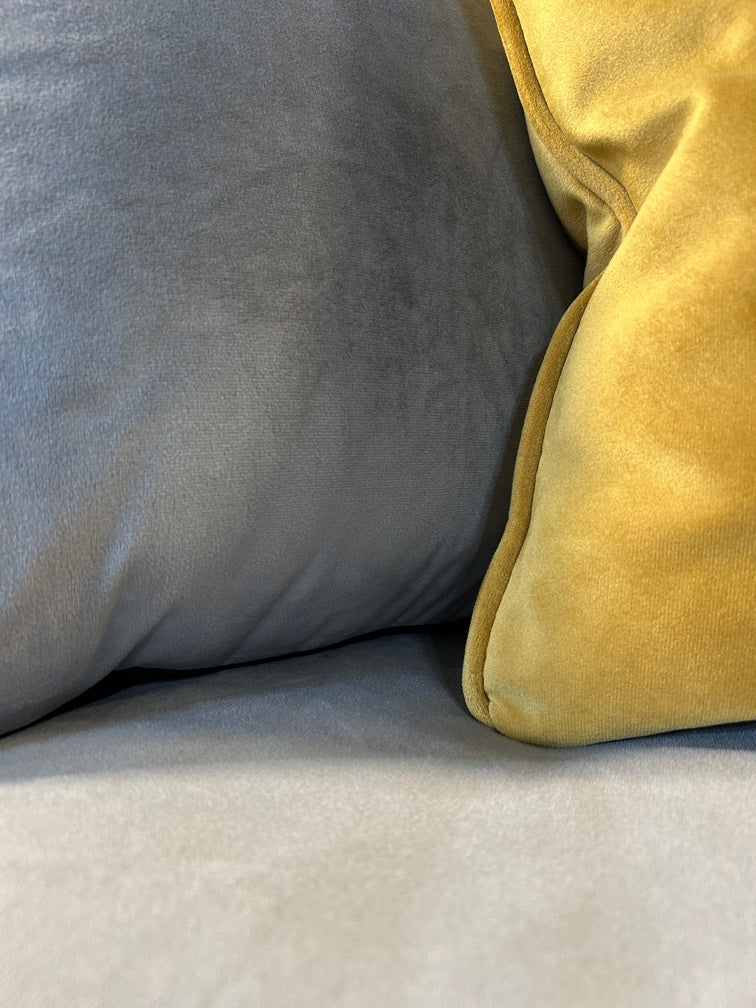 3+2 Sitzer in edlem Grau