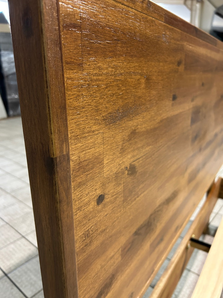 Polsterbett 140 x 190 cm – mit Matratze