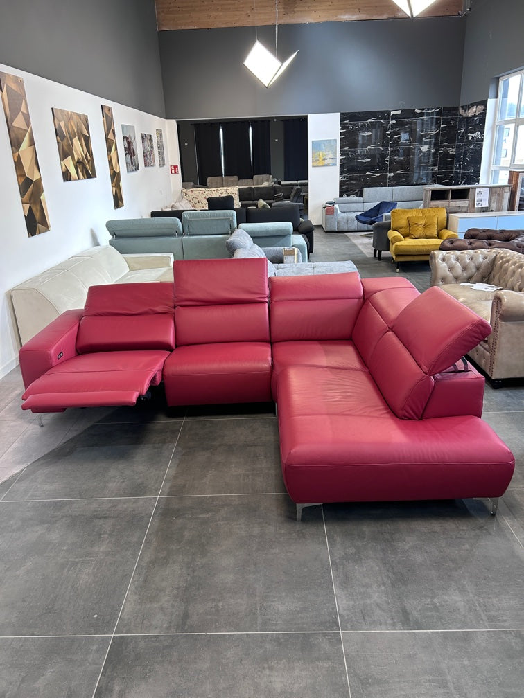 Premium-Polsterecke aus Echtleder mit Motor