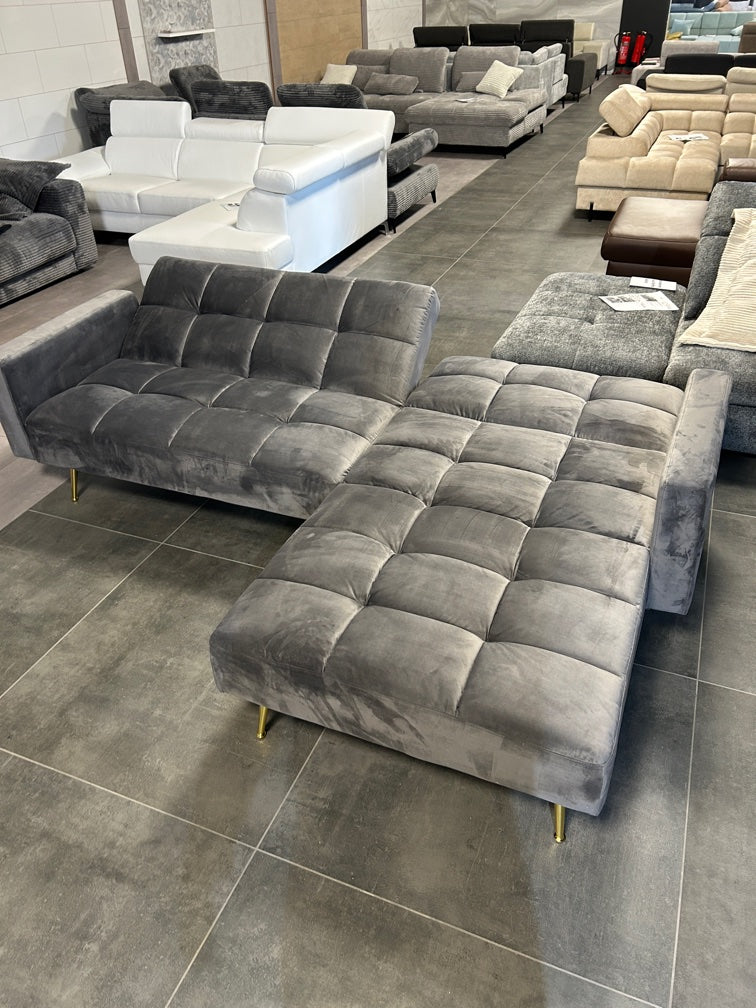 Glamouröse Kompakt-Ecke – Samt-Chic mit Gold-Akzenten