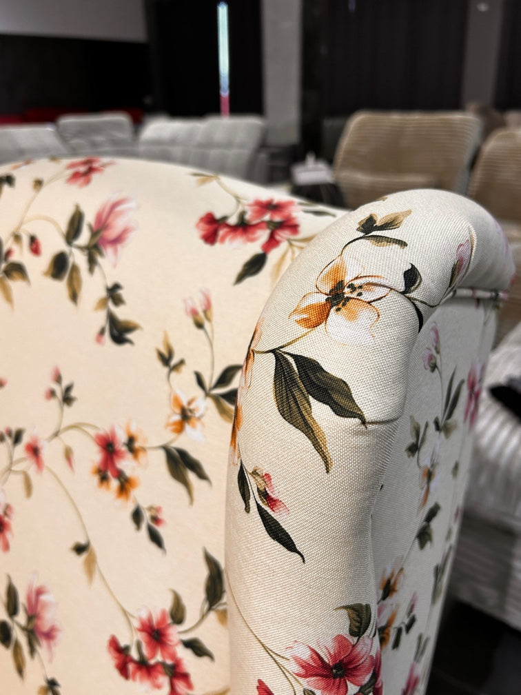 Loveseat im Landhausstil – Charmant & Gemütlich