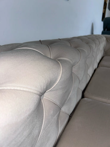 Chesterfield Sofa – Zeitlose Eleganz in Samt