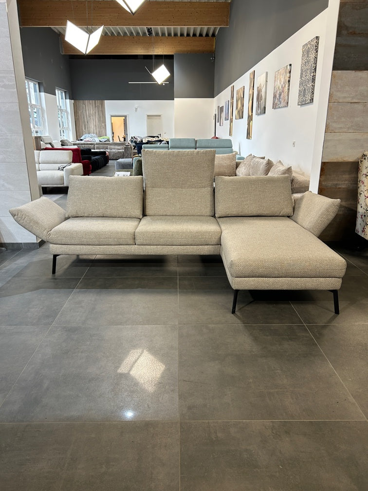 Polsterecke-Modernes Design trifft Tech-Komfort