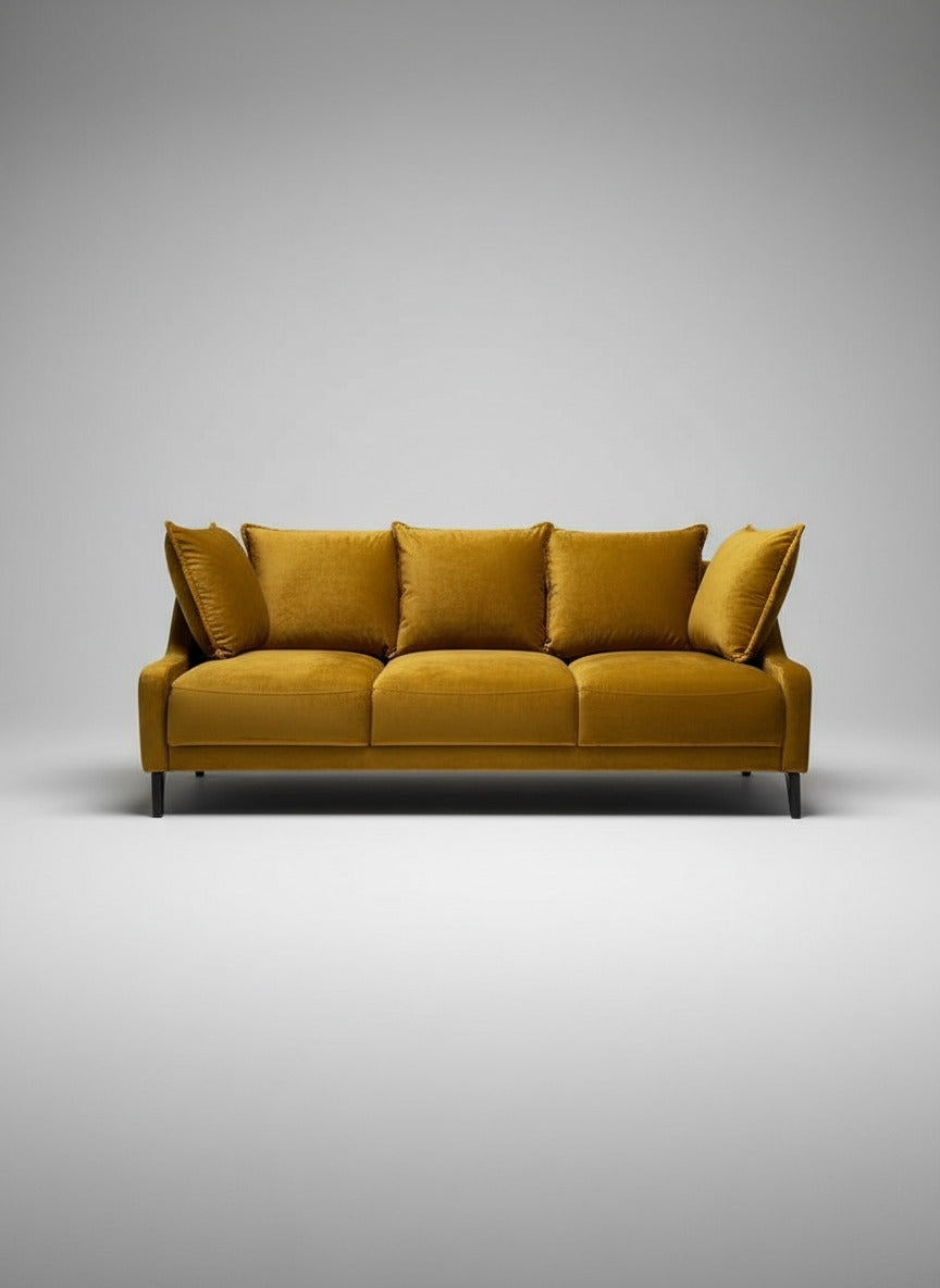 Bequemes Sofa in edler Goldfarbe