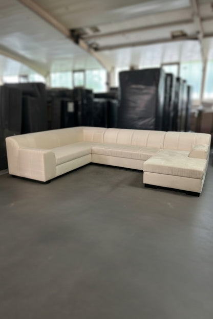Luxus XXL Wohnlandschaft – Elegantes Platzwunder im Sale