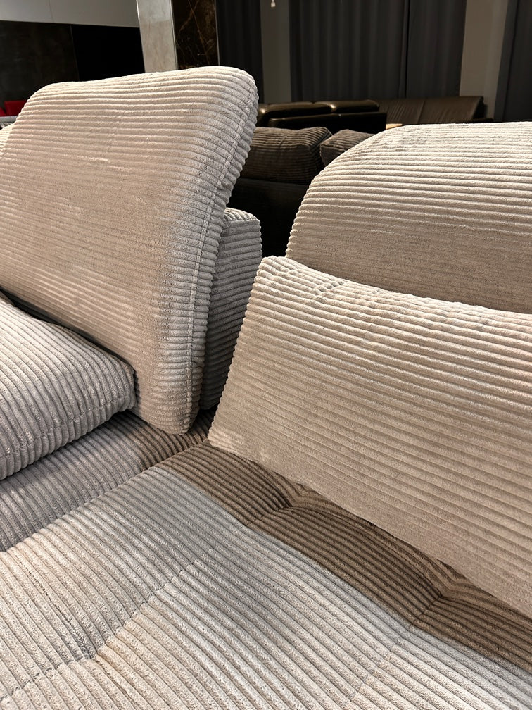 Polsterecke mit Bettfunktion und Bettkasten