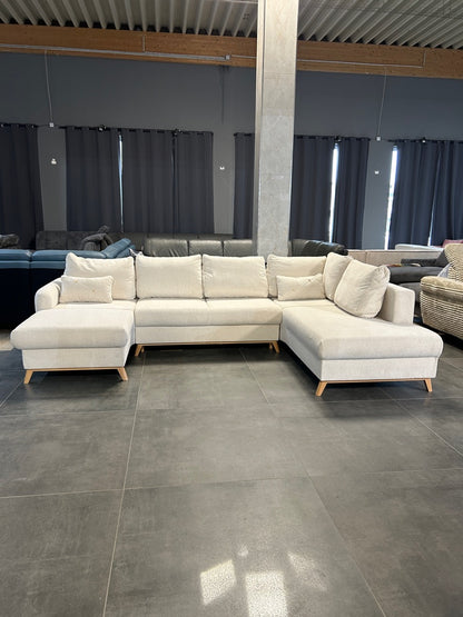 Wohnlandschaft mit Bett und Bettkasten im Nordic Look