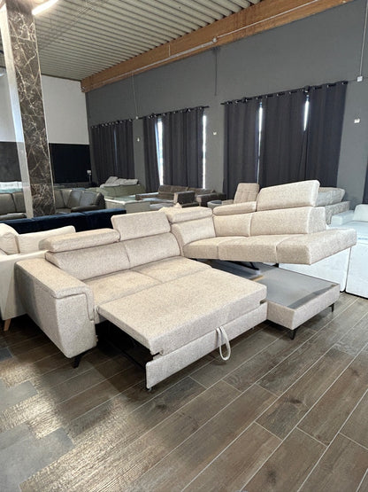 Geräumige Polsterecke mit Bett und Bettkasten