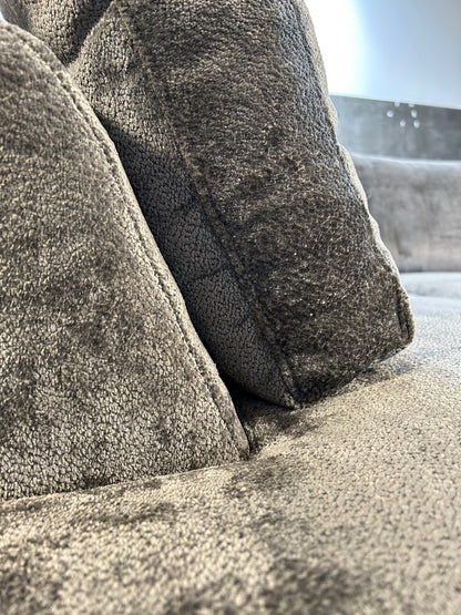 Polsterecke mit Bett im Nordic Design