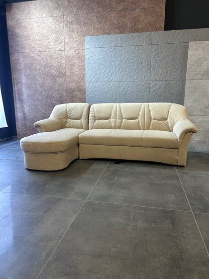 Klassische Polsterecke mit Bett – Zeitlos & Funktional