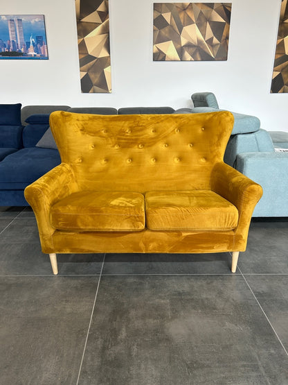 Chesterfield 2-Sitzer – Retrostyle in Gold-Samt