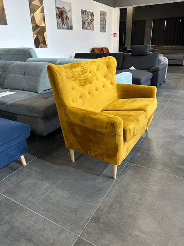 Chesterfield 2-Sitzer – Retrostyle in Gold-Samt