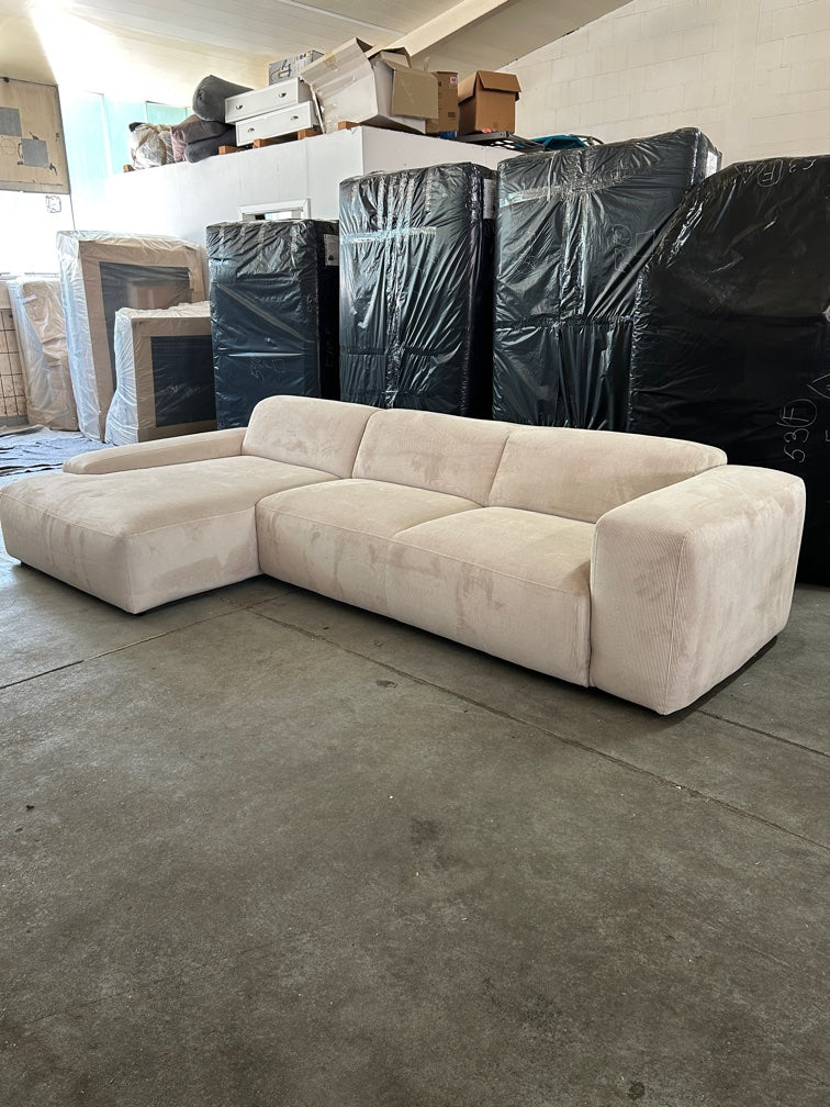 XXXL-Polsterecke im modernen Loft-Design