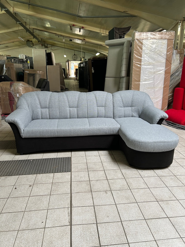 Klassische Polsterecke im Sale – Kompaktes Schnäppchen für jedes Wohnzimmer