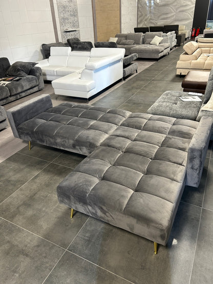 Glamouröse Kompakt-Ecke – Samt-Chic mit Gold-Akzenten