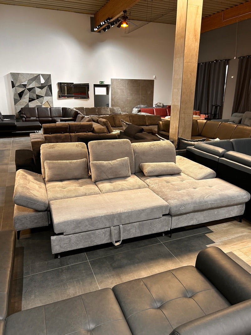 Polsterecke mit Bettfunktion und Bettkasten