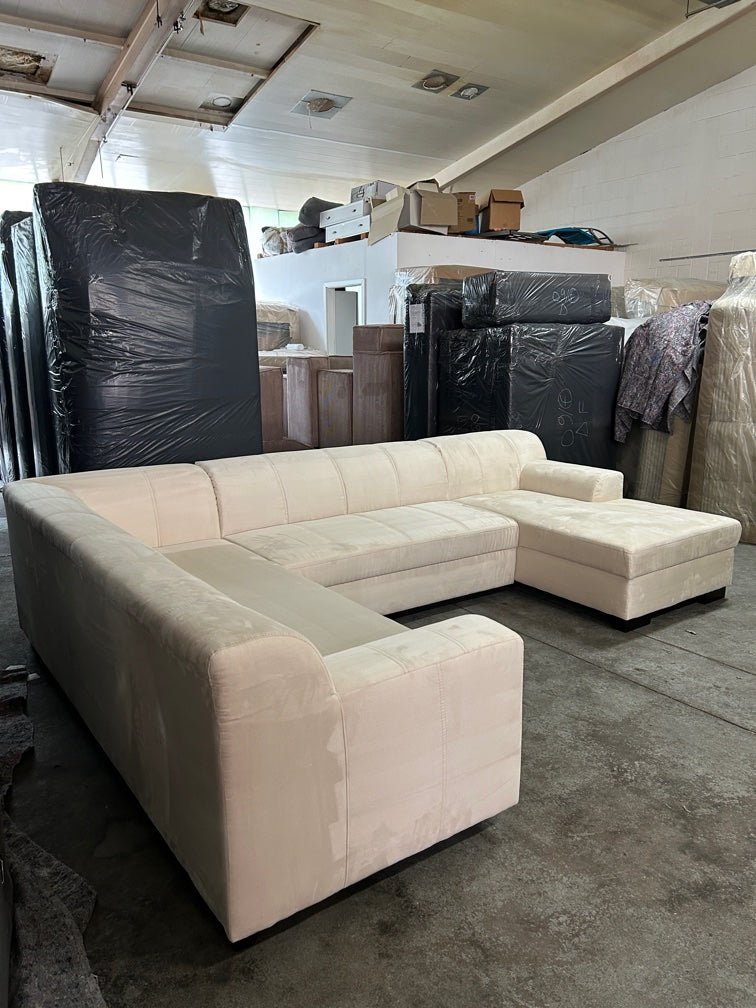 Luxus XXL Wohnlandschaft – Elegantes Platzwunder im Sale