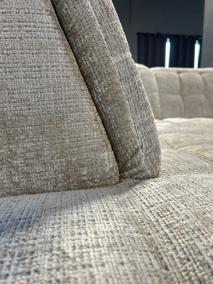 Wohnlandschaft mit Bett und Bettkasten