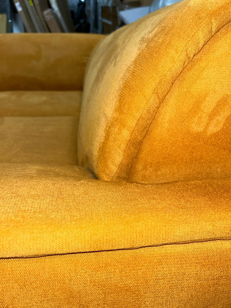 Polsterecke – Kompakt, Stylisch & Bequem