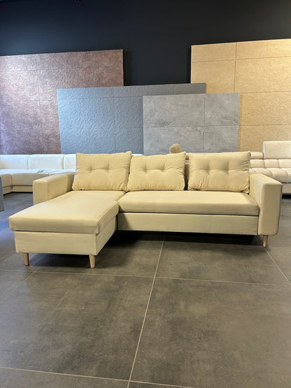 Kompakte Polsterecke – Funktionales Raumwunder