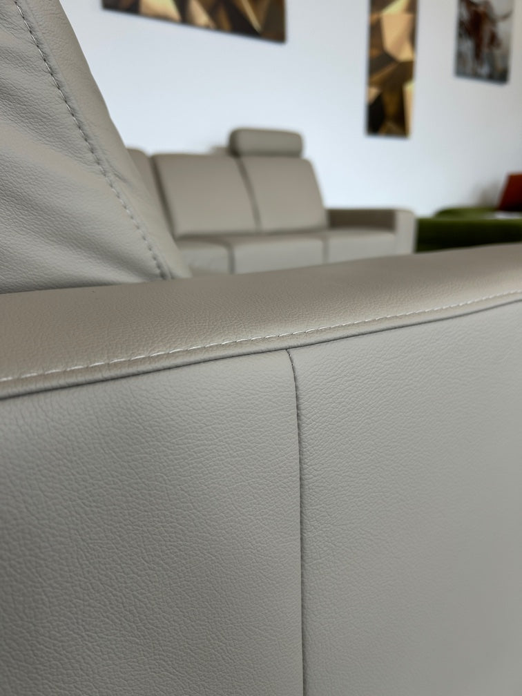 Polinova Echtleder-Polsterecke – Symmetrischer Luxus in Torro Pearl