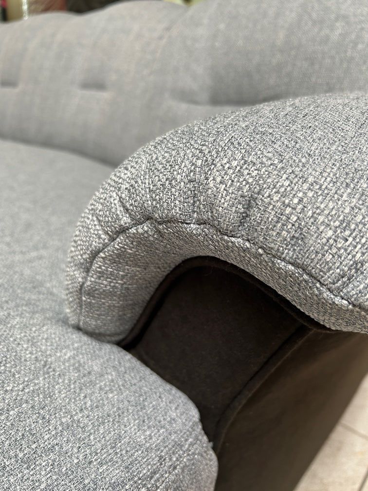 Klassische Polsterecke im Sale – Kompaktes Schnäppchen für jedes Wohnzimmer