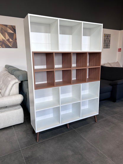 Modernes Regal – Stylisch, offen & funktional