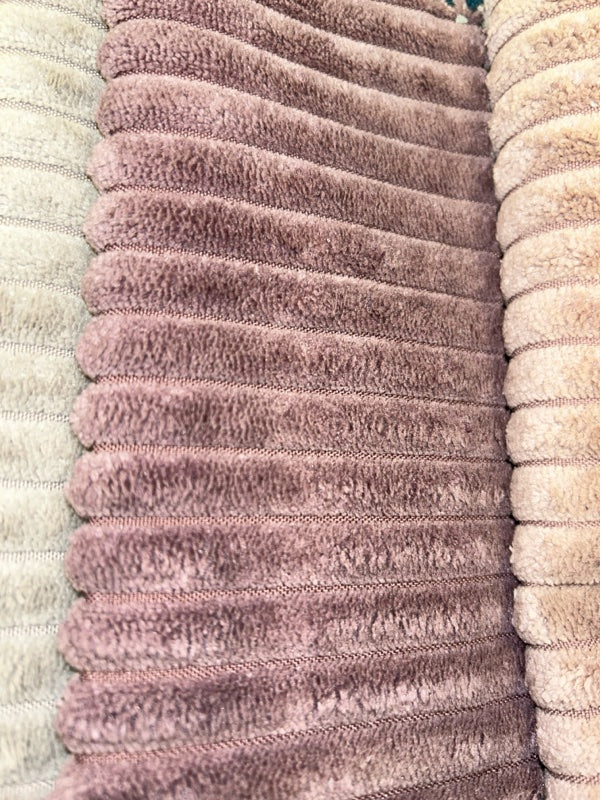 Polsterecke im Nordic Look – Bettfunktion in Altrosa