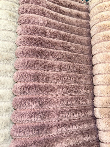 Polsterecke im Nordic Look – Bettfunktion in Altrosa