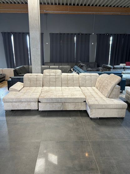 Wohnlandschaft mit Bett und Bettkasten