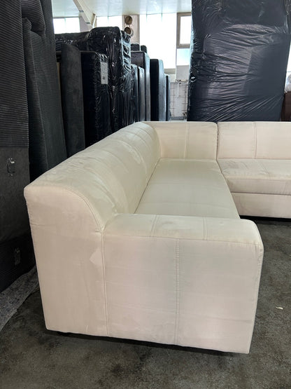 Luxus XXL Wohnlandschaft – Elegantes Platzwunder im Sale
