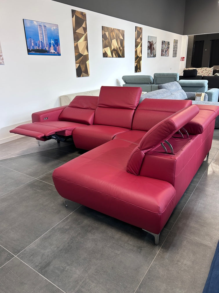 Premium-Polsterecke aus Echtleder mit Motor